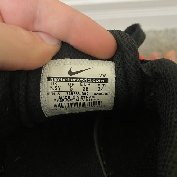 Nike Low Top Sneakers - Picture 2 of 2